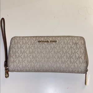 michel kors wallet